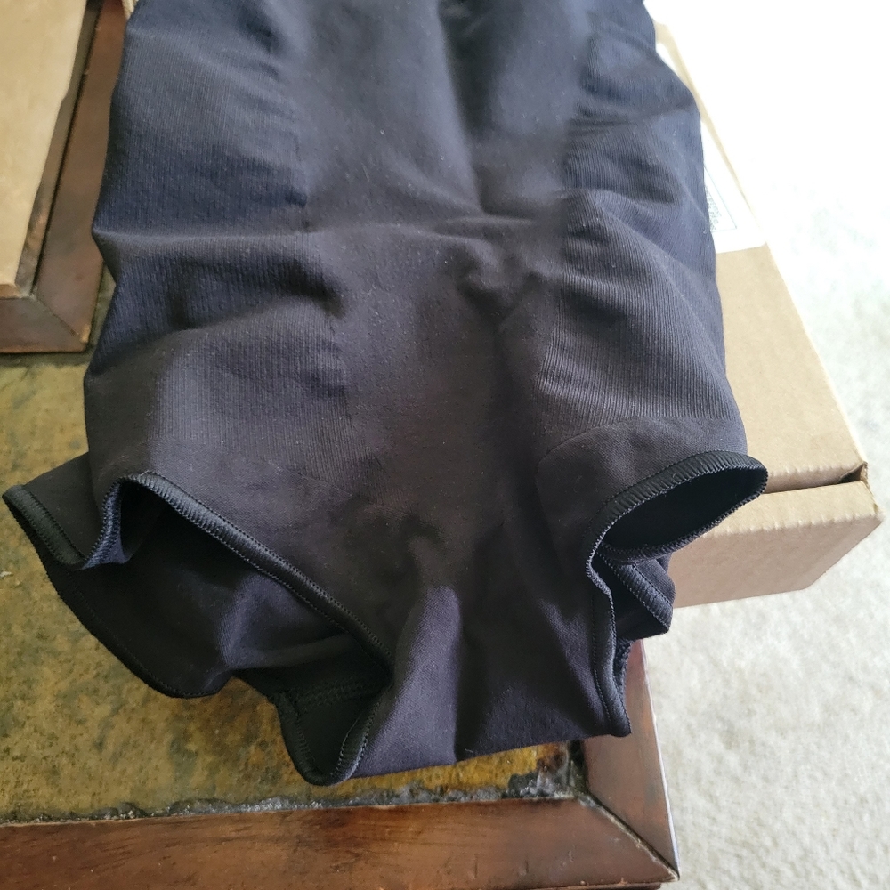 Skims shapewear underwear brand new